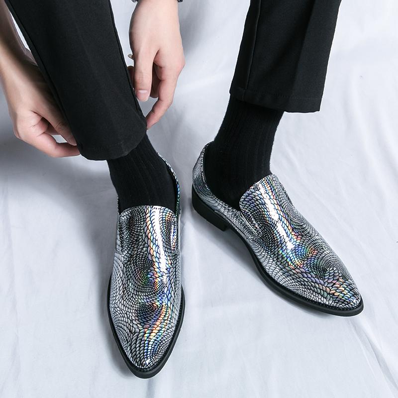 Britain Retro Men Pointed Glossy Patent Leather Shoes Casual Penny Loafers Formal Dress Footwear Sapatos Tenis Masculino