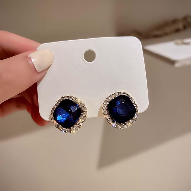 

Винтажные геометрические металлические серьги: Дизайн с бриллиантом, кругом и квадратом - Французский нишевый стиль высокого класса