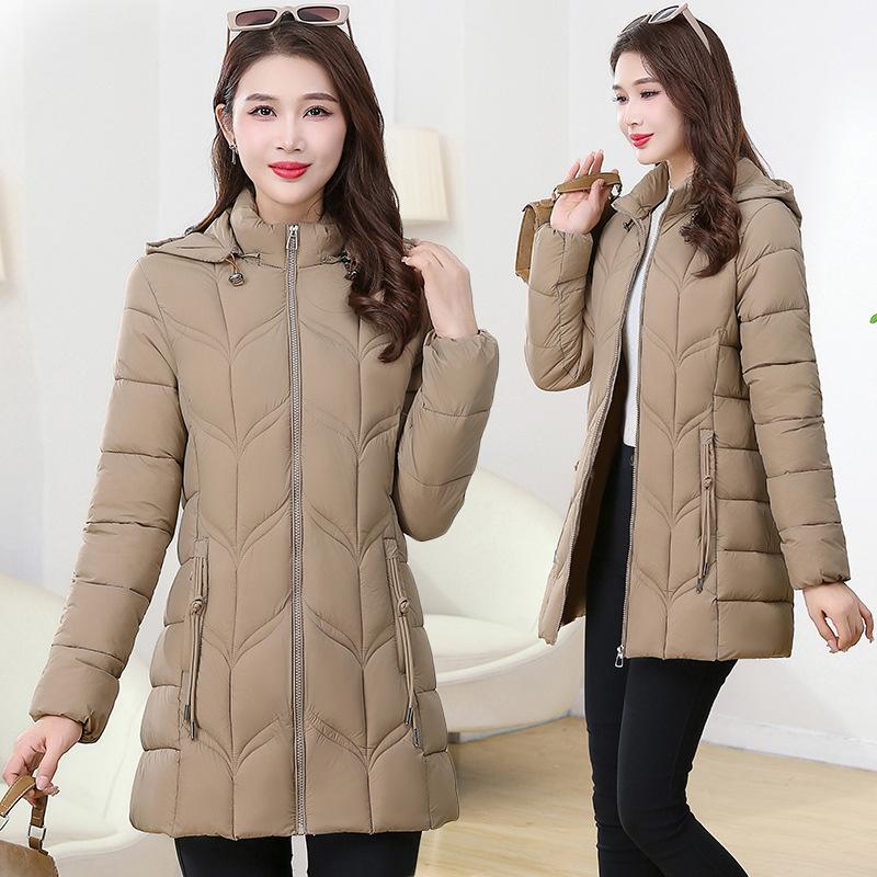 Women's Long, Stylish, and Slimming Winter Coat – Warm and Fashionable, with Extra Padding for Added Warmth.
