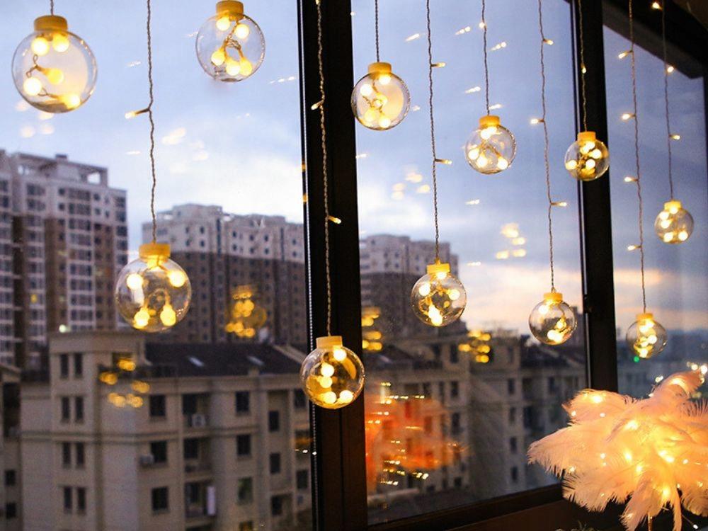 Warm Ball Light Curtain (30)