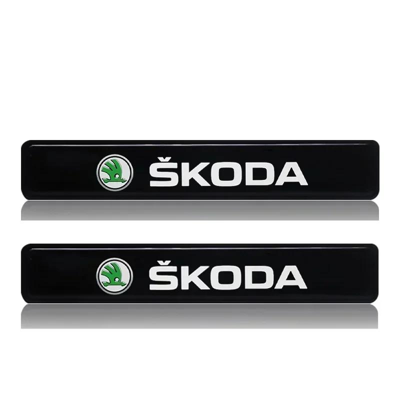 HLLQ9 1/2PCS Car Decorative Light LED Front Hood Grille Emblem Badge Decor For Skoda Octavia Fabia RS Kamiq Kodiaq Rapid SCALA Superb
