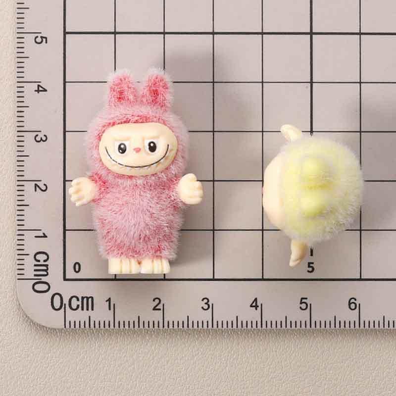 Kreslená hrnčeková figúrka Labubu The Monsters Roztomilá modelová bábika Ozdoba DIY kľúčenka Mikro-krajina Domáca dekorácia do auta