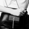 Saint Laurent Ysl Kate Airpods Quaste Klapphülle Druckknopf Narbenleder Schulter Crossbody Kopfhörer Tasche Damen Taschen Schwarz 712449-BOW07-1000