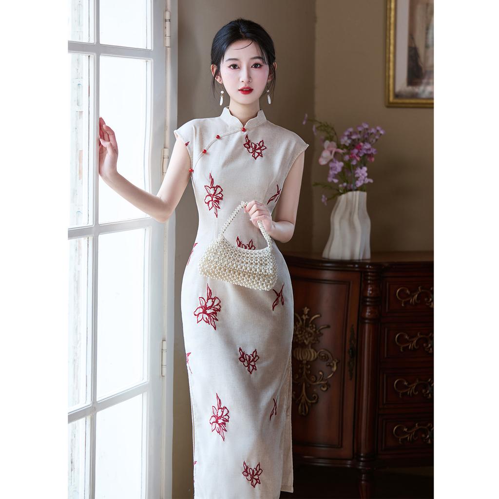 New Chinese-style young girl embroidered cheongsam, slim and thin temperament in summer, daily wear retro style dress