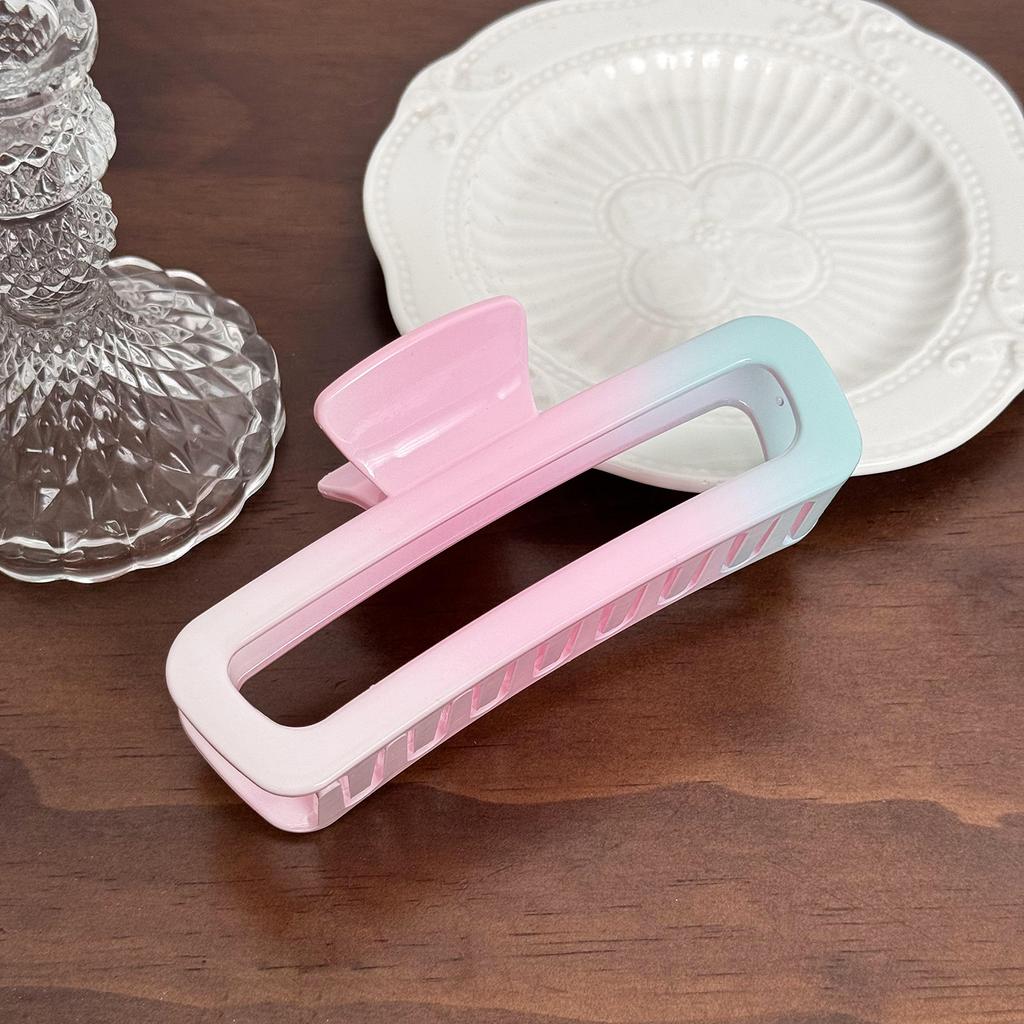 Fashionable Hair Claw Clips In Stunning Gradient Colors For Elegant Summer Looks