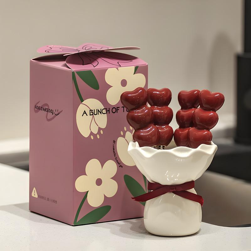 

4 шт. Милые Фруктовые Вилки для Десерта Бытовая Посуда Высокая Ценность Креативная Керамическая Банка для Хранения + Наборы Маленьких Вилок из Нержавеющей Стали кремовый