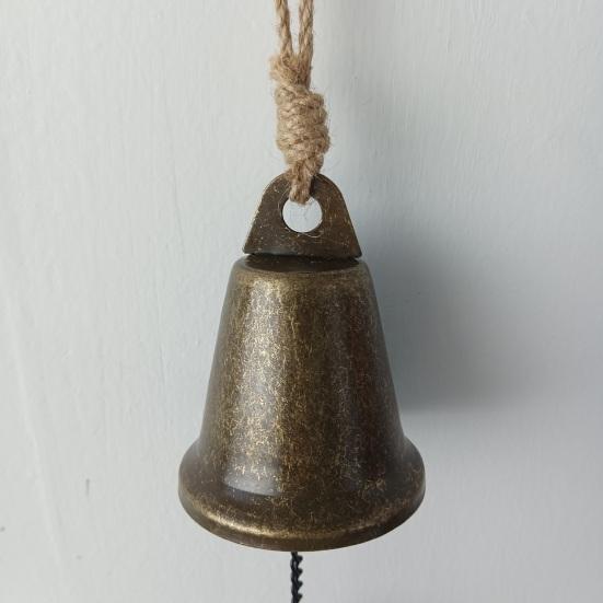 Vintage Hanging Bell Rustic Metal Wind Chime Retro Hanging Wind Bell with Owl or Leaf Pendant for Home Entrance Farmhouse Garden Decoration