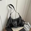 Fashion Niche Design Rivet Large Capacity Daily Commute Single Shoulder Armpit Bag