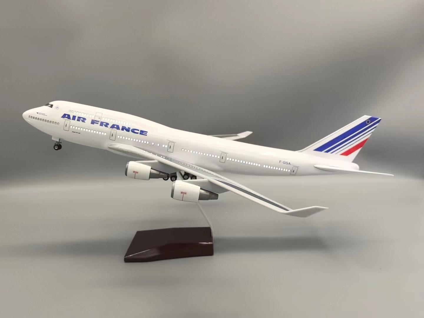 

Модель самолета из смолы и пластика B747 Авиалинии Air France Масштаб 1/150 47 см Литая модель самолета Модель самолета Имитация со светодиодной подсветкой NO LED