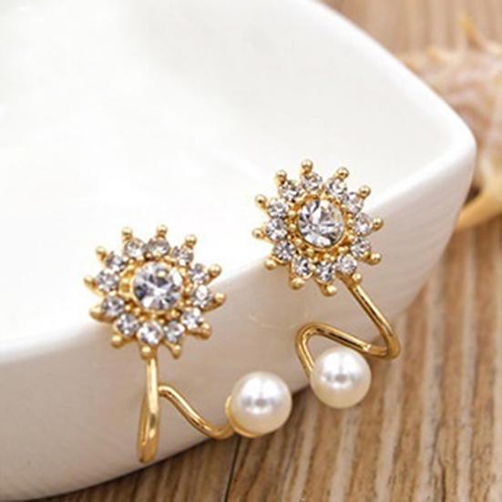 1 Pair Stud Earring Fine Workmanship Elegant Lightweight Snowflake Charm Earrings Ear Stud for Dating