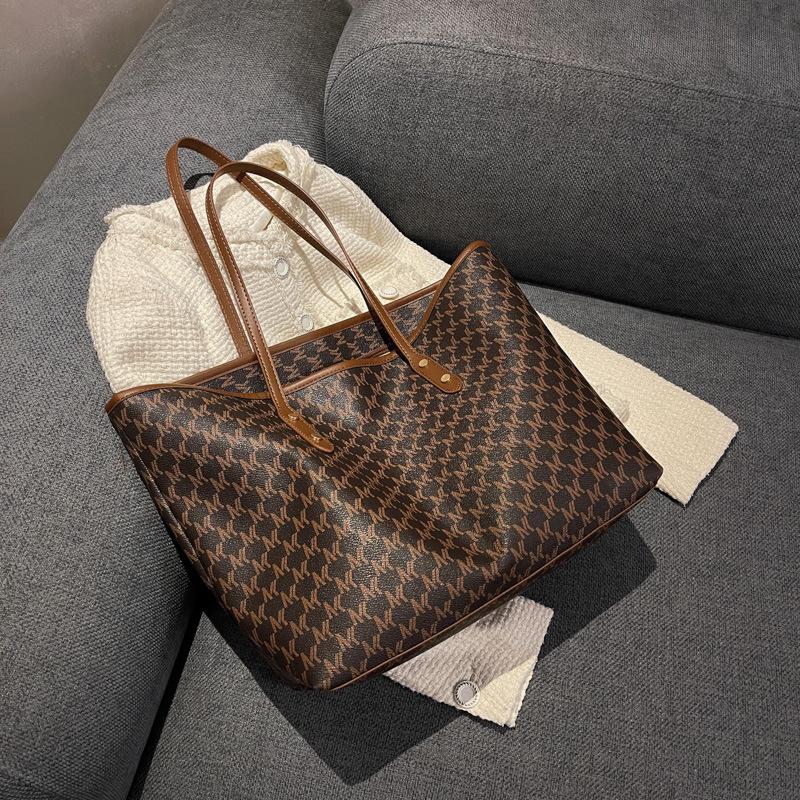 Versatile Hand Carry New Fashion Women's Bag Versatile Commuter Shoulder Bag Large Capacity
