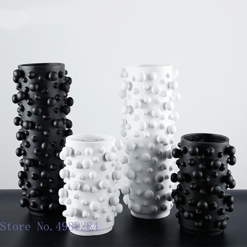 Resin vase Black and White abstract Dots Round irregular bumps Bump Resin crafts ornaments Storage organization Home Decoration