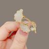 Elegant Pearl Ginkgo Leaf Anti-glare Brooch Feminine Suit Corsage Accessory High-end and Light Luxury Coat Pin