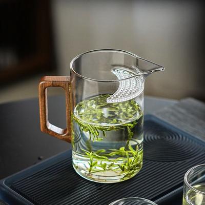 Heat-resistant Glass Fair Cup Tea Leak-integrated Crescent Filtering Male Cup Side Wood Transparent Tea Sea Tea Cup Tea Distributor
