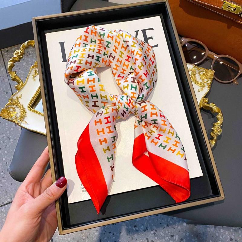 70cm Square Silk-Like Scarf Women Lightweight Fashion Accessory Office Chic Neck Wrap Stylish Print Design