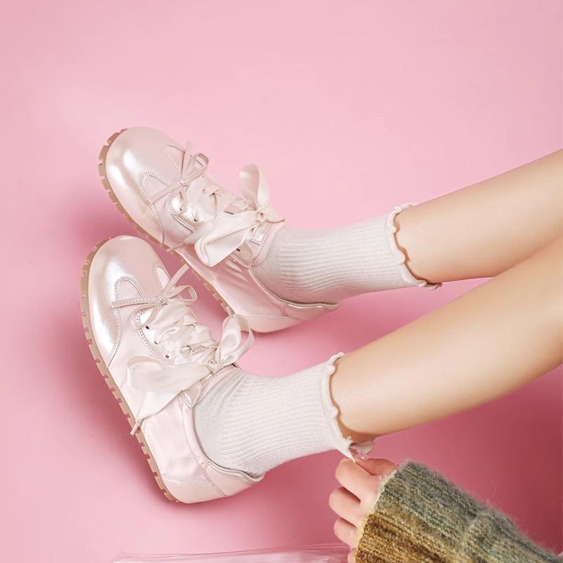 Flat-bottomed Satin Silver Ballet Training Shoes Women's 2025 Spring Sports Breathable Forrest Gump Shoes Women's Versatile Thick Soles Increase