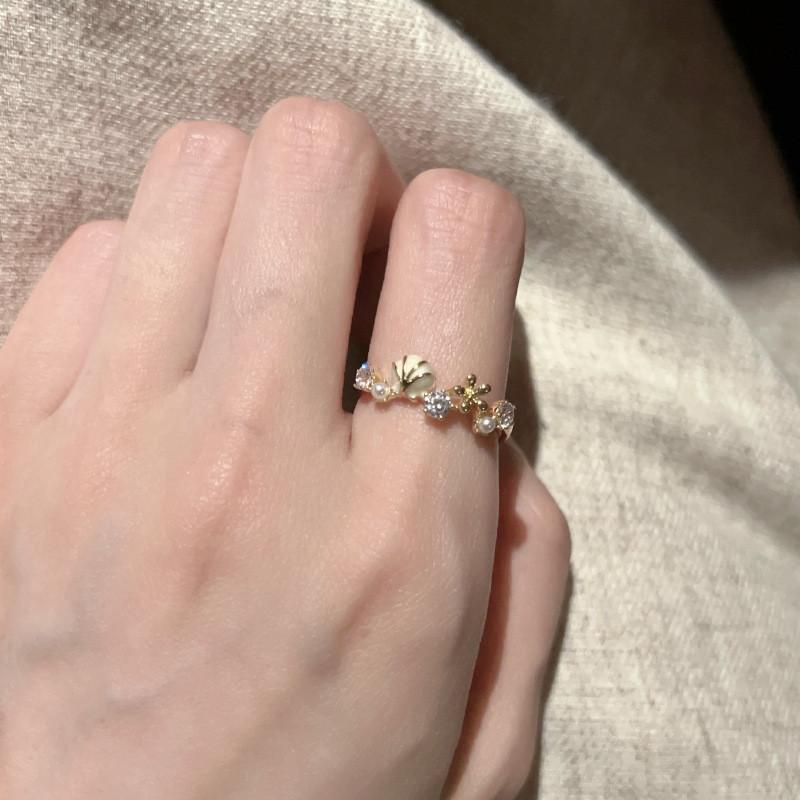 Artistic Copper Ring For Women With Striking Geometric Shape And Design Adjustable