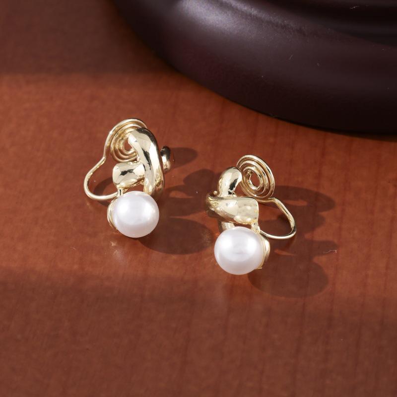 Vintage French Pearl No-Pierce Earrings: Elegant Luxury Clip-ons for Women