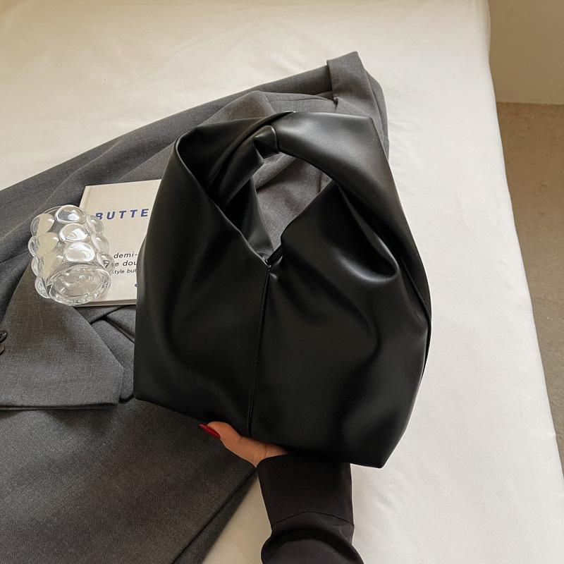 Lazy Wind Casual Cloud Bag Commuter Wind Women's Bag 2025 Spring and Summer New Trend Personalized Simple Handbag Women