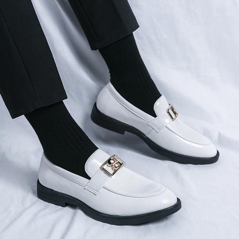 Luxury Designer New Pointed Metal Decoration Loafers Man Shoes for MenFormal Wedding Prom Dress Shoes Men