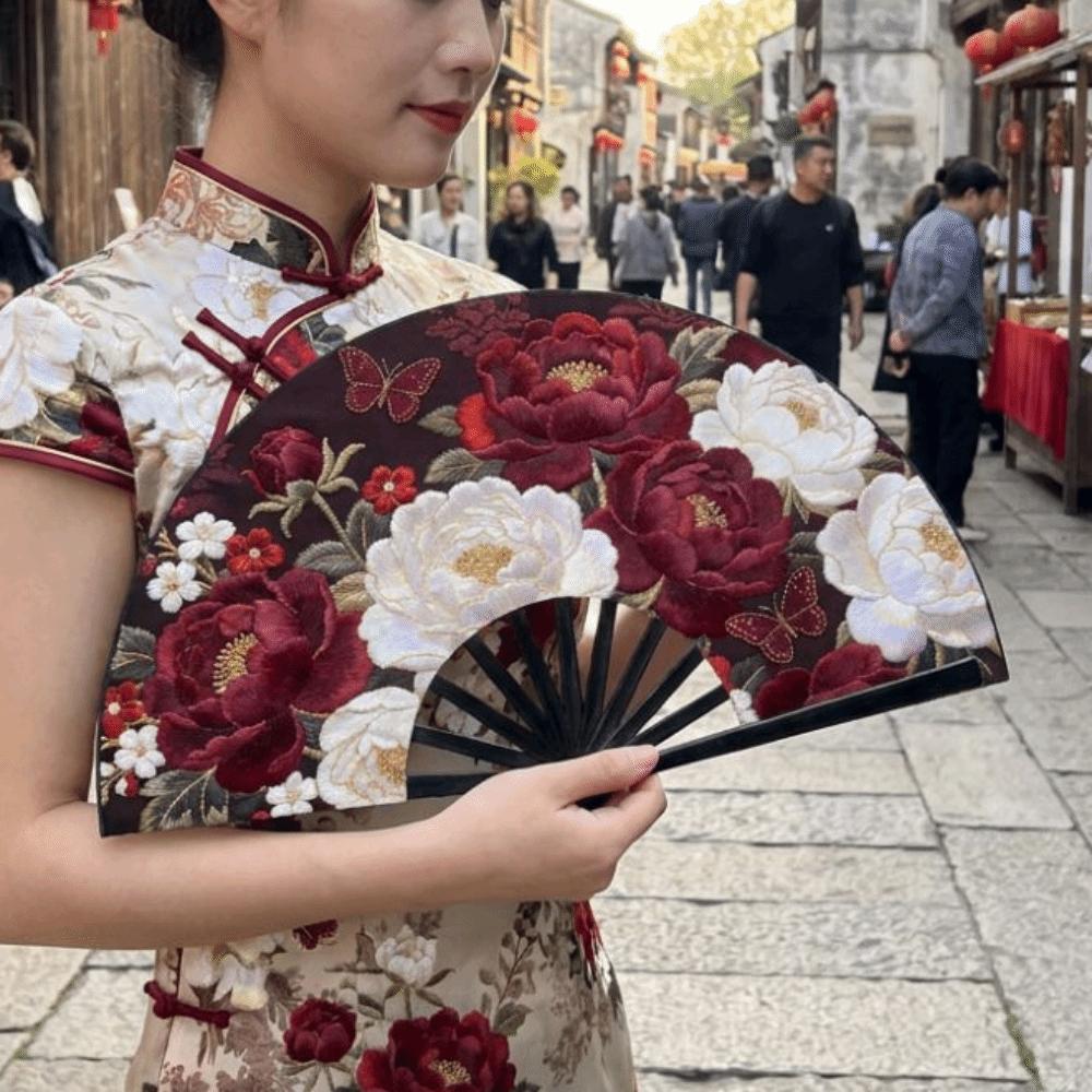 Elegant Flowers Handheld Fan Peacock Tail Pattern Silk Folding Fan Dance Fan Outdoor Travel