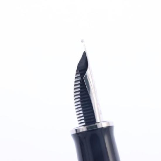 USED Pelikan Souverän M805 Blue Dunes Fountain Pen F Nib