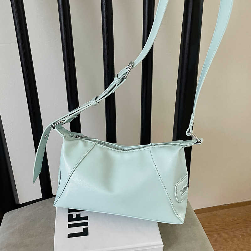 Niche Design Bag Women's 2025 New Fashion Retro Soft Leather Underarm Bag Large Capacity Commuter Shoulder Messenger Bag