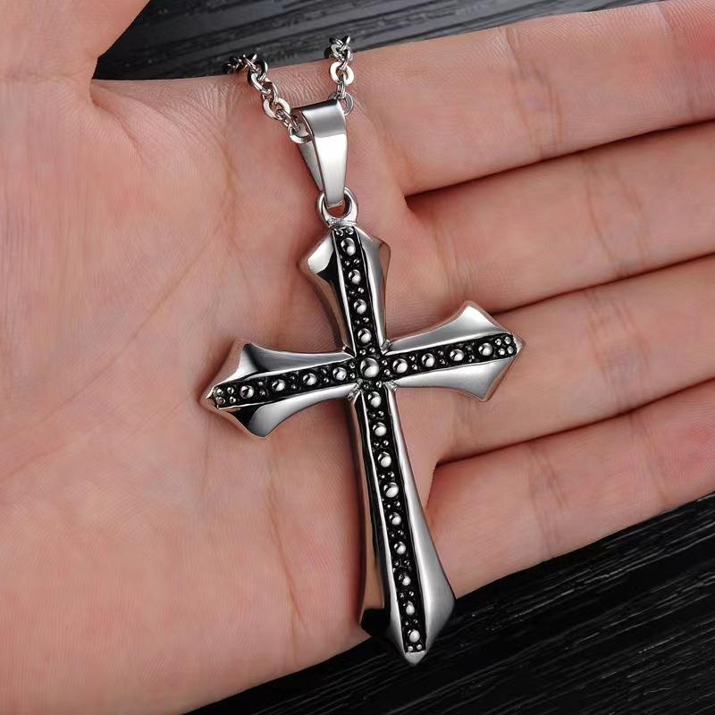 Retro Titanium Steel Cross Pendant Hip-Hop Necklace - Men's Fashion Jewelry