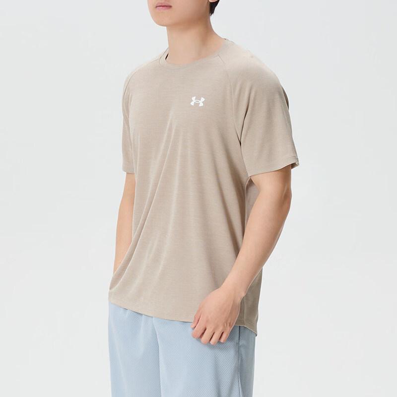 

Under Armour Men s Short Sleeve T-Shirt 1382796-203
