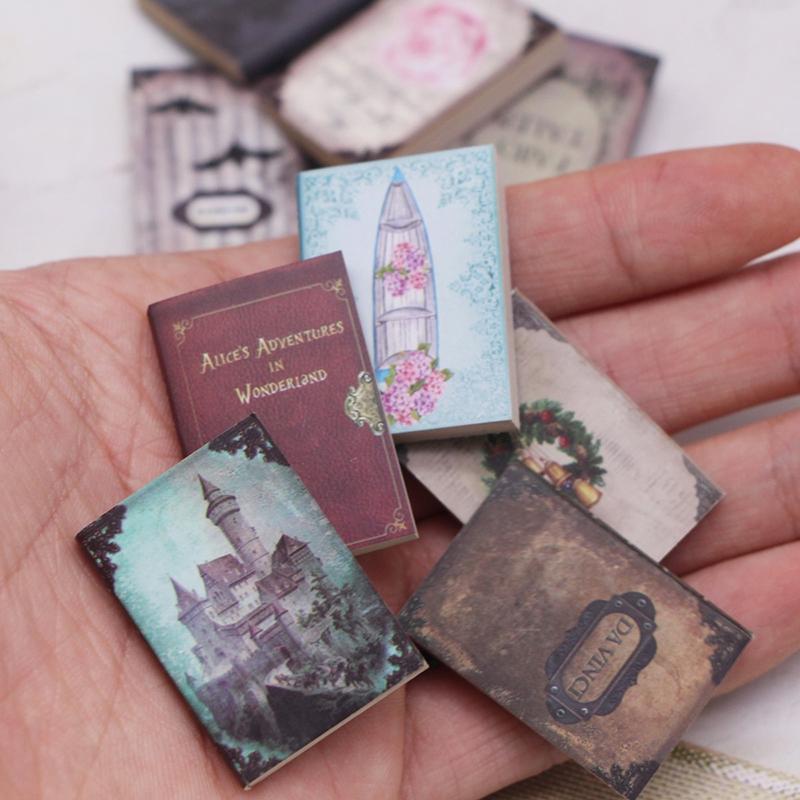 10Pcs 1/12 Dollhouse Mini Retro Books Model Dollhouse Study Room Decoration Toys Dolls House Micro Scene Construction Props