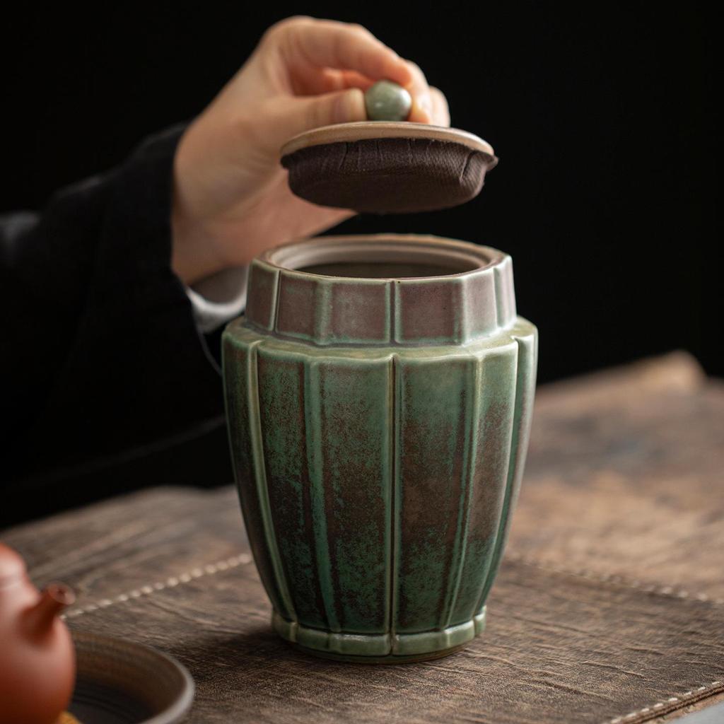 Gilded Ceramic Tea Caddy: Moisture-Proof Storage Container for Gongfu Tea Sets