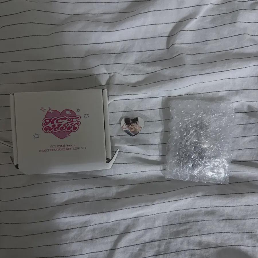 NCT Wish Heart Keyring Set + Badge Yushi
