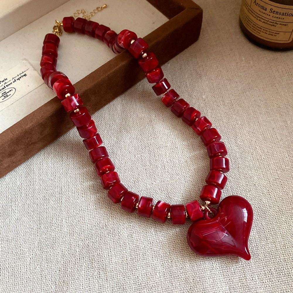 Choker Acrylic Love Heart Necklace Acrylic Sweater Chain Women Clavicle Necklace  Travel