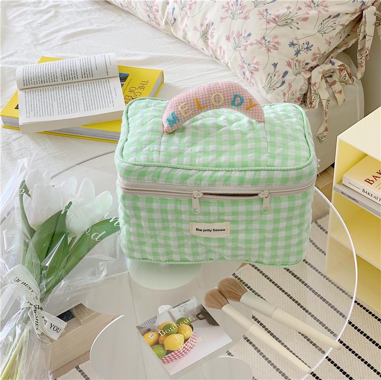 Korean Style Plaid Makeup Bag: Large Capacity, Portable, High-End Cosmetic Organizer for Women