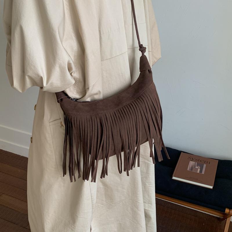Premium Retro Bag Women's New Autumn and Winter Niche Design Shoulder Messenger Bag Fringed Dumpling Bag