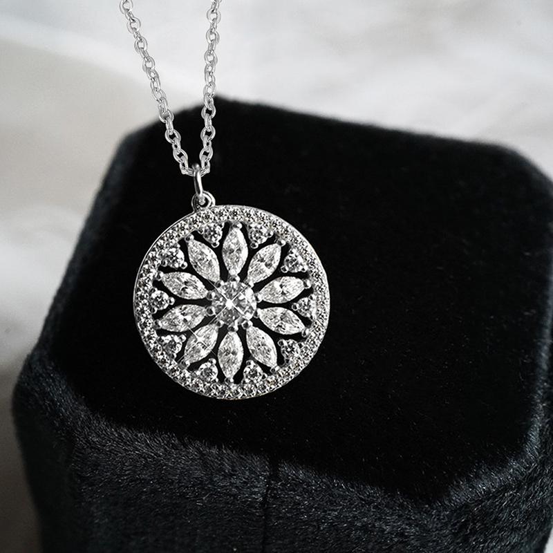 

Huitan Romantic Sunflower Design Cubic Zirconia Necklace Women for Wedding Party Delicate Flower Pendant Necklace Trendy Zircon 42cm 5cm