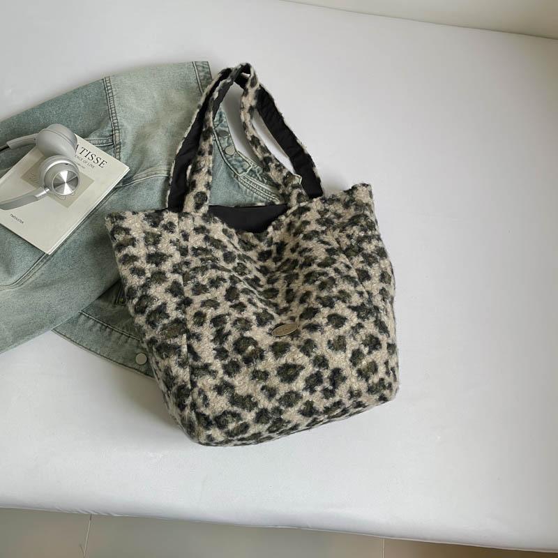 Striped Plush Bag Women's Autumn New Trendy Fashion College Style Tote Bag Casual Large-capacity Woolen Bag
