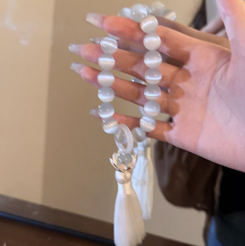 Elegant Pearl & Jade Double-Loop Bracelet: Chic & Stylish Jewelry for Women