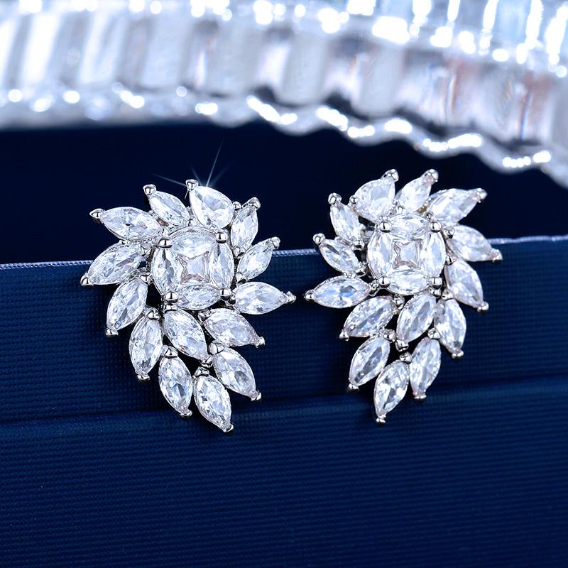 Trendy Lady Engagement Earrings with Bright Zirconia Fashion Women Wedding Ceremony Accessories Silver Color Jewelry Gift