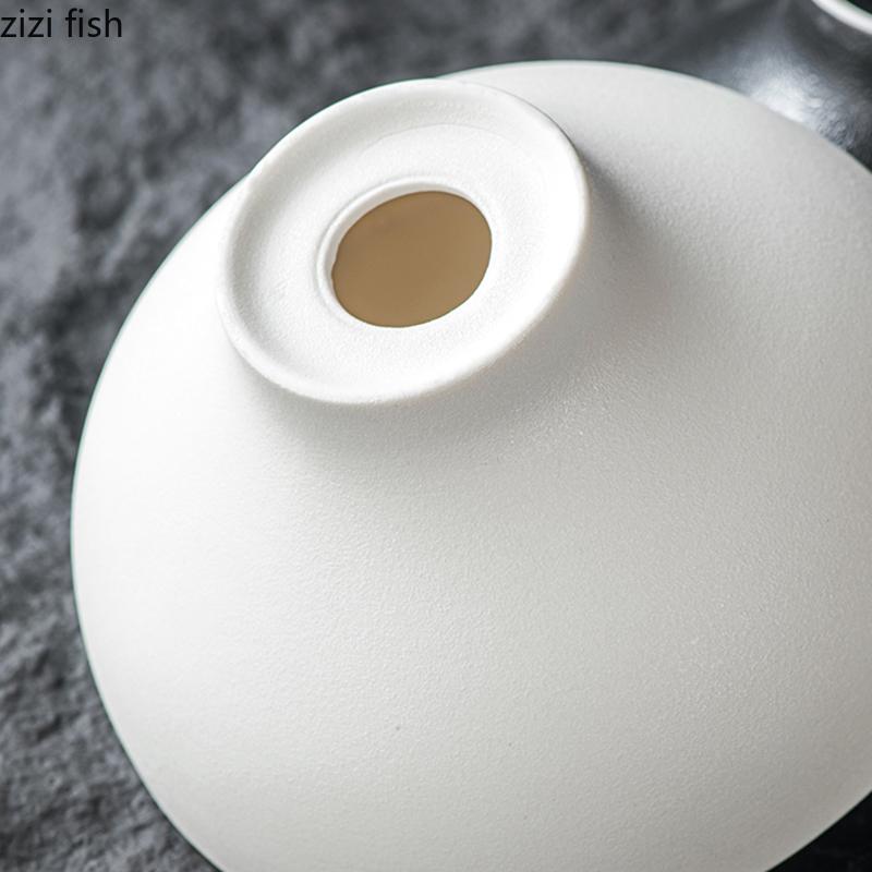 Assiette Céramique Noire et Blanche à Motif Pierre à Haut Pied Assiette à Snack Assiette à Dessert Assiettes à Sushi Vaisselle Créative de Restaurant