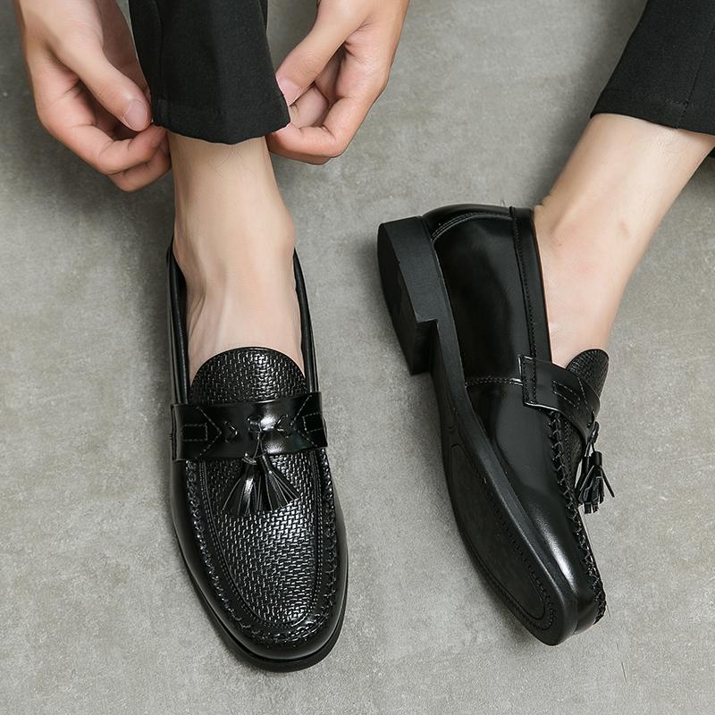 Fashion Luxury Brand Tassel Loafers Brown Slip-on Comfortable Men Leather Shoes High Quality Casual Shoes Fashion Designer Men Moccasin