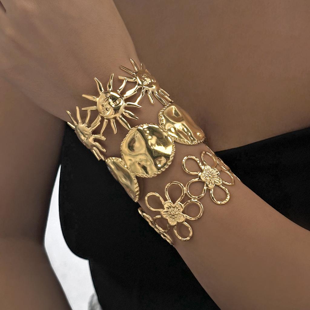 Stainless Steel Metal Shell Starfish Bracelet for Women Vintage Exaggerated Flower Wide Cuff Bangle Girls Beach Party Jewelry
