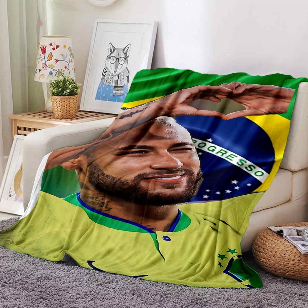 Atmungsaktive und warme Flanelldecke mit Aufdruck einer brasilianischen Fußballlegende, ein stilvolles Geschenk für Zuhause, geeignet für Zuhause, Büro und als Tagesdecke. 15a133
