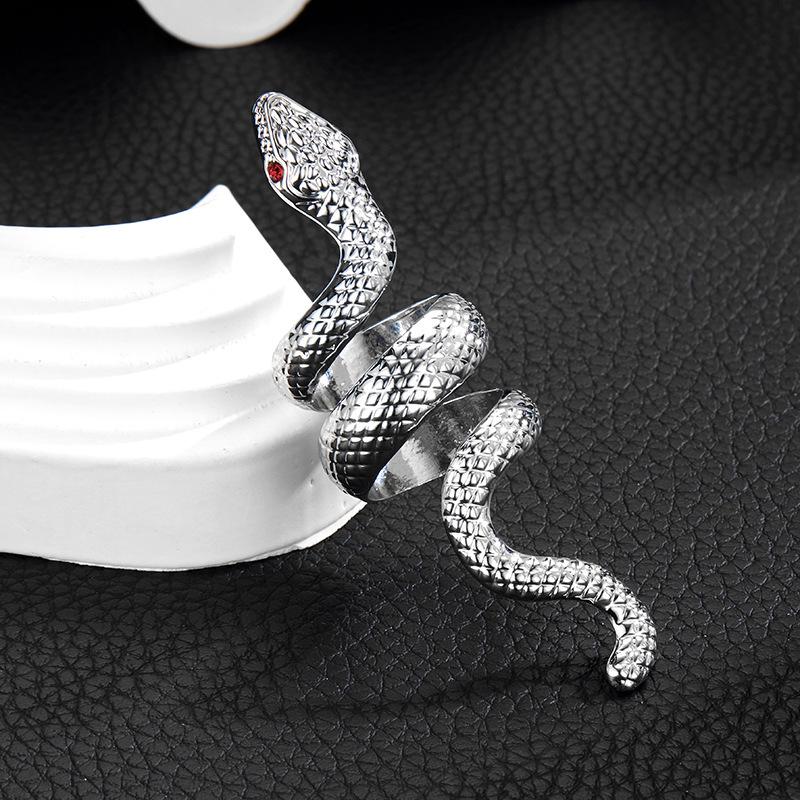 Trendy Zodiac Snake Hip Hop Ring: Men's Python Alloy with Rhinestones, Exaggerated Punk Style Jewelry.