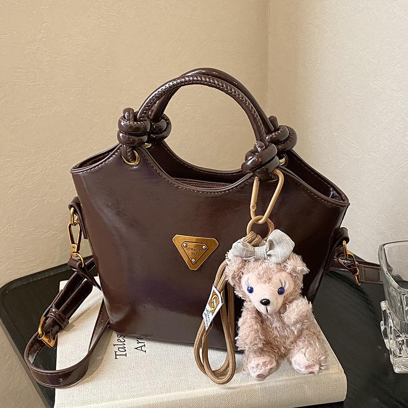Popular New Products, Niche Fashionable Simple Temperament, Portable Bucket Bag, Korean Version of Casual Commuting Versatile Messenger Bag, Women