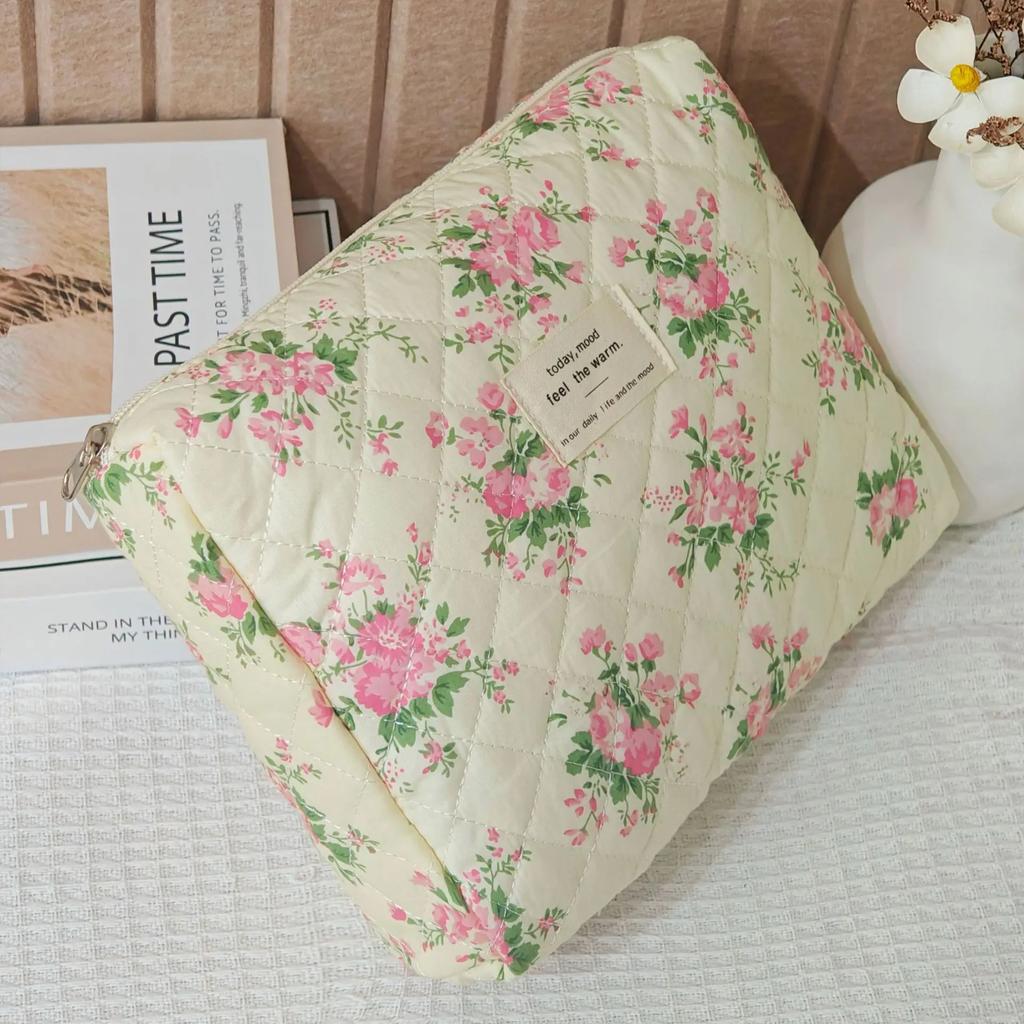 Vintage Blumenmuster Damen Stepp Kosmetiktaschen Reise Tragbar Damen Make-up Etui Toilettenartikel Aufbewahrung Handtasche Mädchen Reißverschluss Federmäppchen