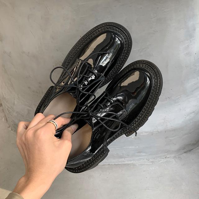 

Новые туфли из натуральной кожи на шнуровке для женщин, модные/осенние туфли на плоской платформе с круглым носком, обувь ручной работы для женщин, размер 34-42 41 чёрный