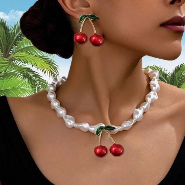 The new cherry imitation pearl necklace earrings set is simple and elegant