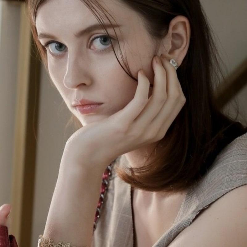 

ZOENA leaf lace bangle Gold matte single line