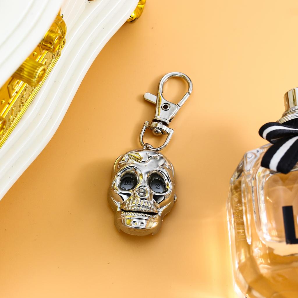 Skeleton Ghost Head Hanging Watch Keychain Watch Caribbean Pirate Skull Head Quartz Pocket Watch Trendy Flip Pocket Watch